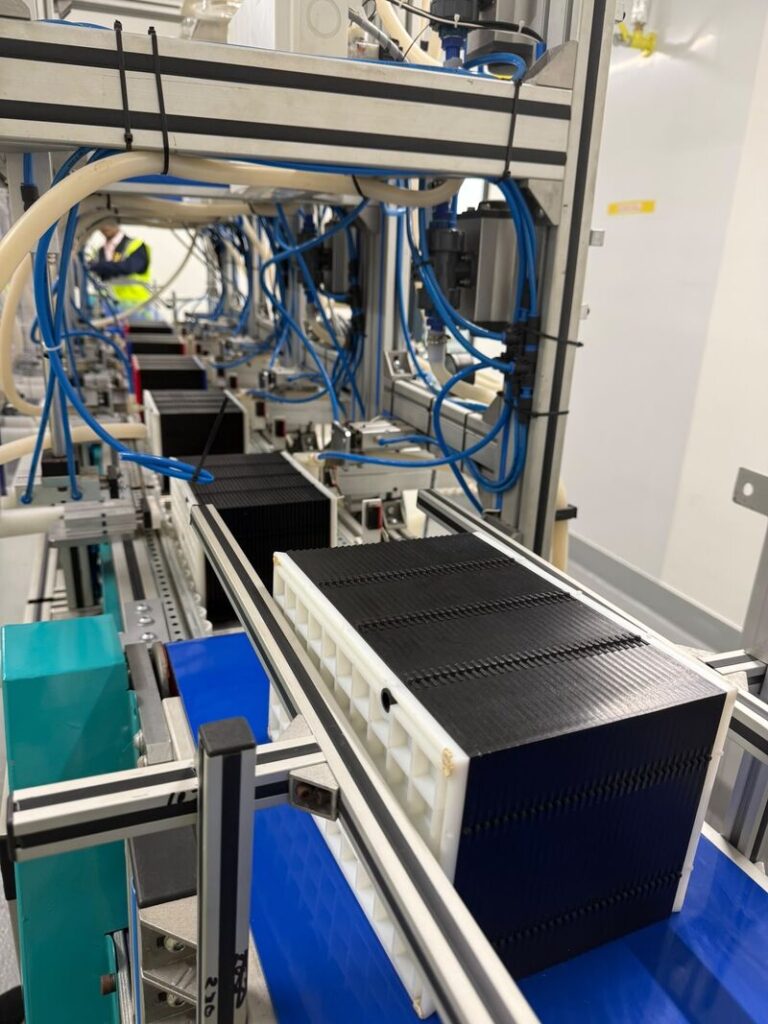 IIT-Kanpur-incubated start-up develops unique battery technology 